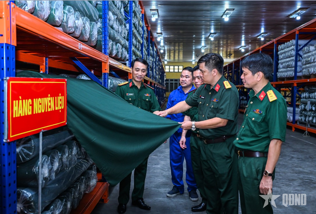 Làm tốt công tác quản lý, cấp phát hàng quân nhu